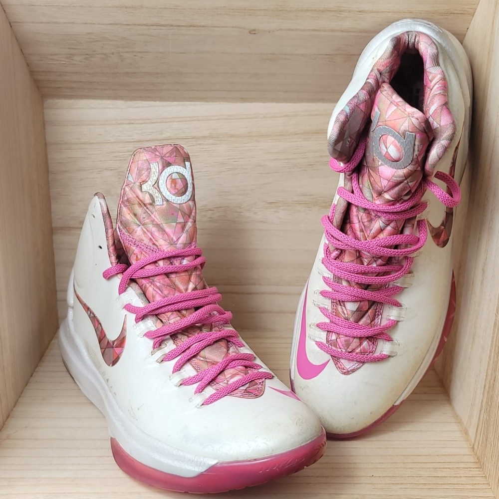 KD V Premium Aunt Pearl Edition Basketball Shoes - Picture 4 of 13